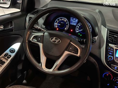 Hyundai Accent 2011 белый - фото 15