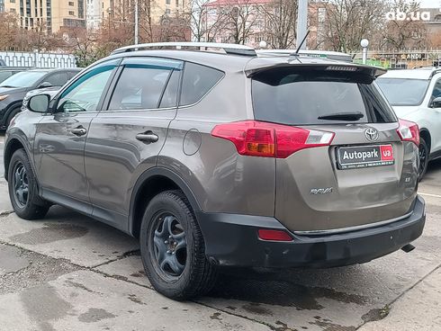 Toyota RAV4 2014 серый - фото 14