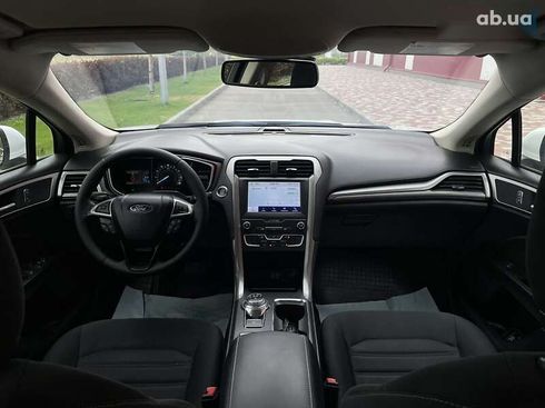 Ford Fusion 2019 - фото 19