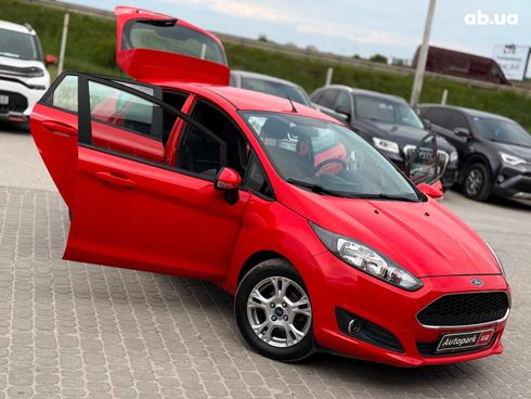 Ford Fiesta 2016 красный - фото 22