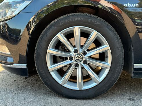Volkswagen Passat 2017 черный - фото 9