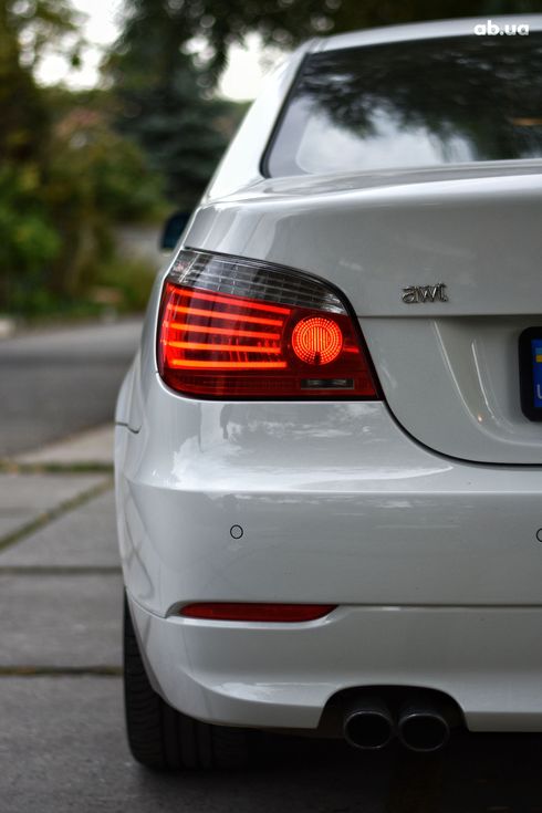 BMW 5 серия 2008 белый - фото 5