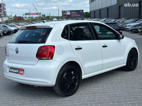Volkswagen Polo 2011 белый - фото 8