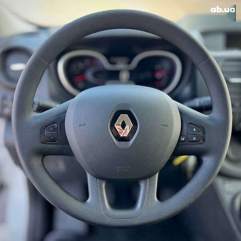 Renault Trafic 2021 - фото 23