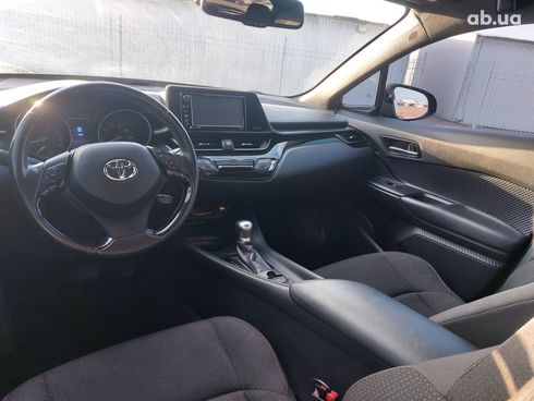 Toyota C-HR 2018 красный - фото 3
