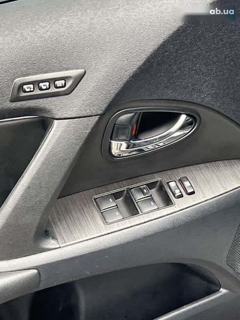 Toyota Avensis 2009 - фото 18