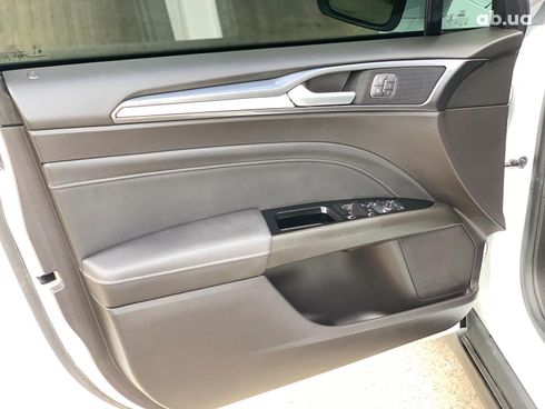 Ford Mondeo 2019 белый - фото 19