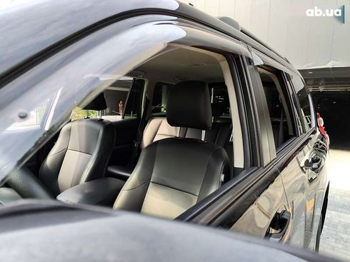 Toyota Land Cruiser Prado 2013 - фото 4