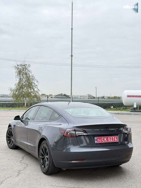 Tesla Model 3 2021 - фото 9