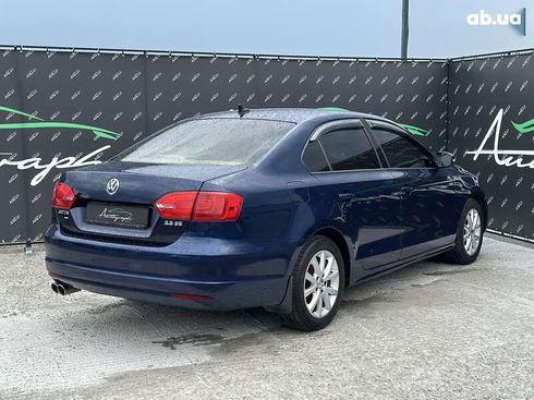 Volkswagen Jetta 2011 - фото 2