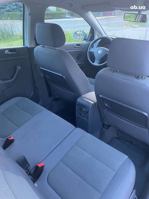 Volkswagen Golf 2005 серебристый - фото 19