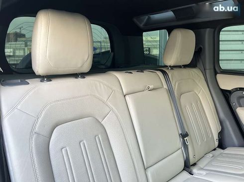 Land Rover Defender 2021 - фото 23