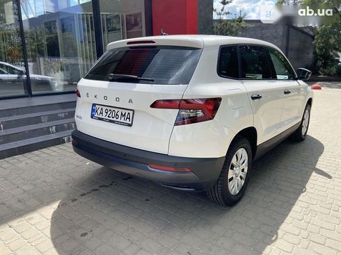 Skoda Karoq 2022 - фото 8