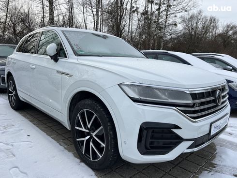 Volkswagen Touareg 2021 - фото 23