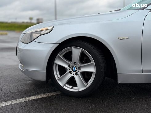 BMW 5 серия 2005 серый - фото 6