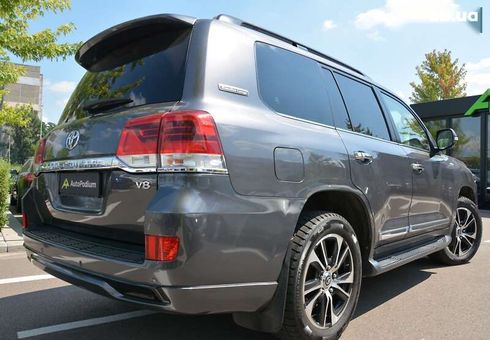 Toyota Land Cruiser 2017 - фото 15