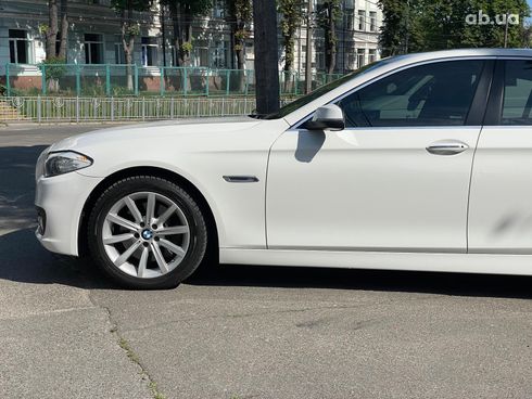 BMW 5 серия 2015 белый - фото 12