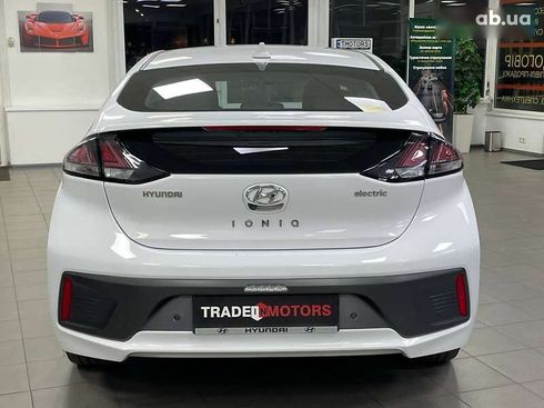 Hyundai Ioniq 2021 - фото 10
