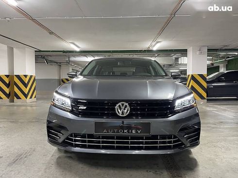 Volkswagen Passat 2017 - фото 4