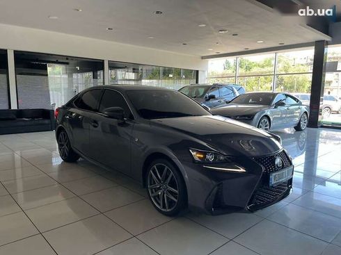 Lexus IS 2017 - фото 3