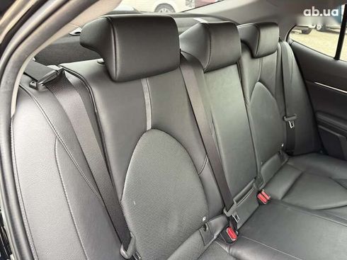 Toyota Camry 2021 - фото 16