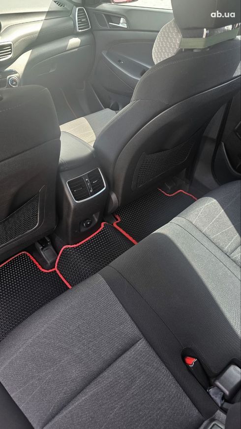 Hyundai Tucson 2018 красный - фото 8