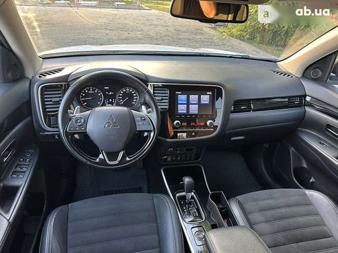 Mitsubishi Outlander 2019 - фото 13