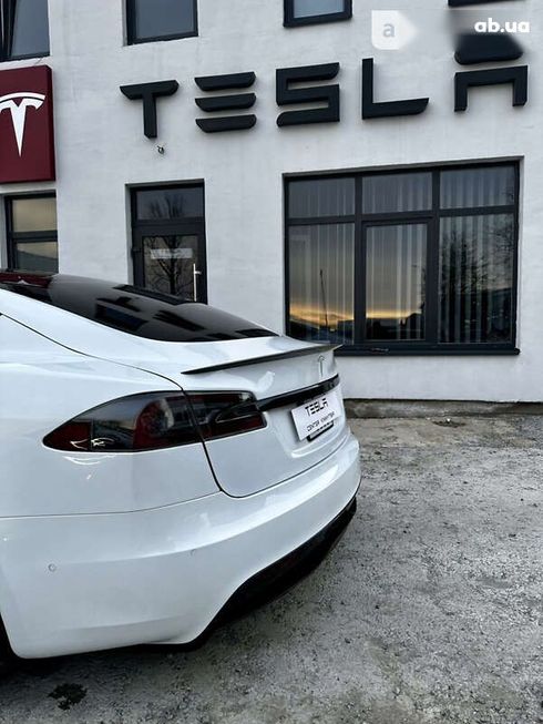 Tesla Model S 2021 - фото 14