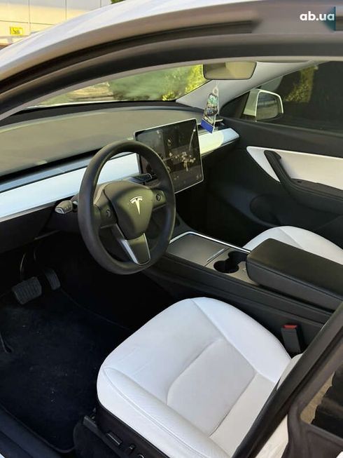 Tesla Model Y 2021 - фото 12