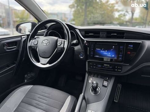 Toyota Auris 2018 - фото 11
