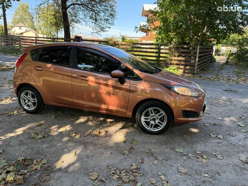 Ford Fiesta 2016 оранжевый - фото 4