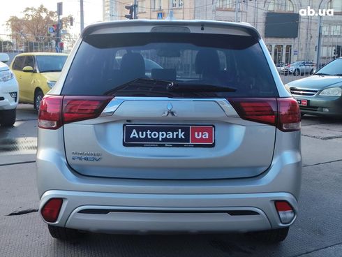 Mitsubishi Outlander PHEV 2020 серый - фото 13