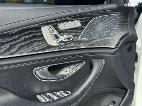 Mercedes-Benz AMG GT 4 2019 - фото 14