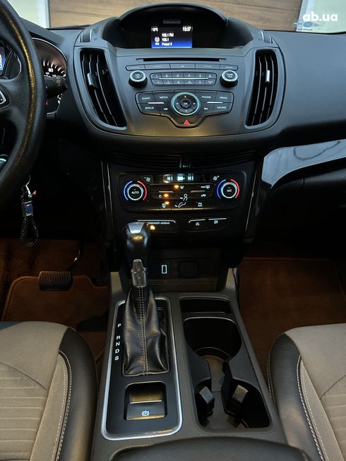 Ford Escape 2017 вишневый - фото 8