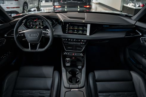 Audi e-tron GT quattro 2023 серый - фото 9