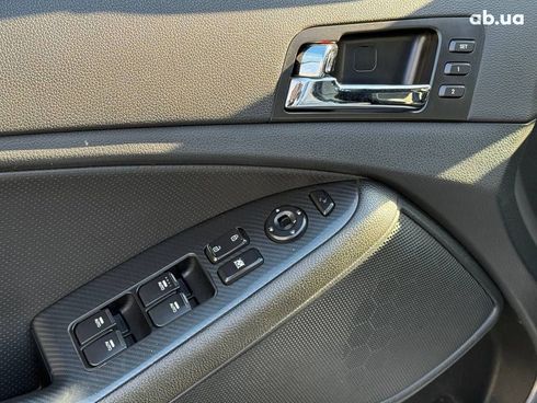 Kia Optima 2012 белый - фото 4