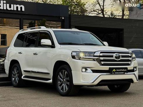 Toyota Land Cruiser 2017 - фото 3