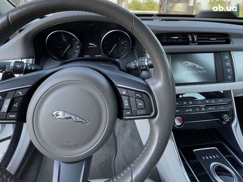 Jaguar XF 2016 - фото 15