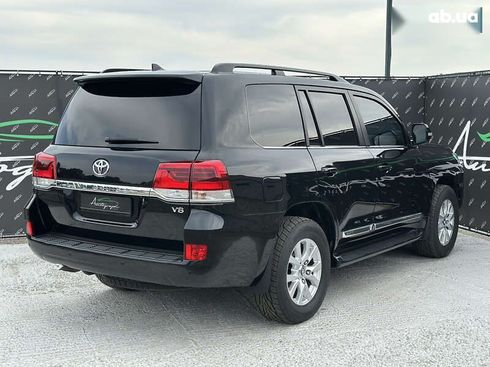 Toyota Land Cruiser 2017 - фото 2