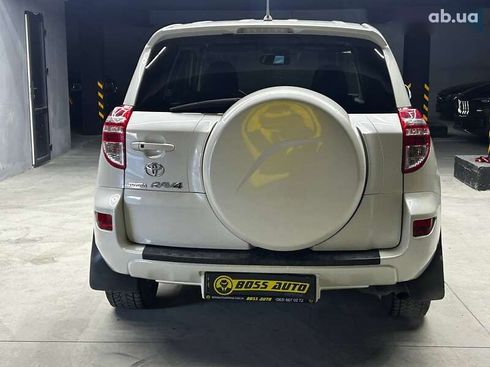 Toyota RAV4 2012 - фото 6