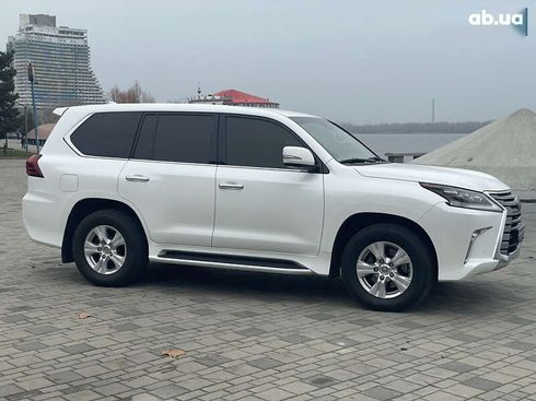 Lexus LX 2017 - фото 6