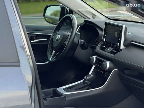 Toyota RAV4 2019 - фото 18