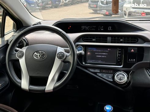 Toyota Aqua 2015 зеленый - фото 37