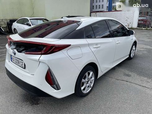 Toyota Prius 2017 - фото 5