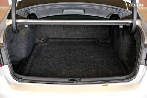 Volkswagen Passat 2016 серебристый - фото 9