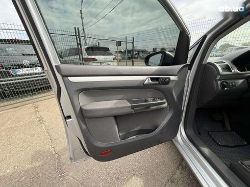 Volkswagen Touran 2012 - фото 11