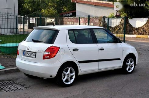 Skoda Fabia 2008 - фото 4