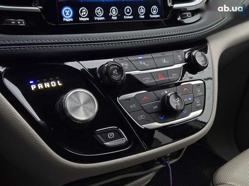 Chrysler Pacifica 2017 - фото 25