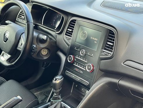Renault Megane 2018 белый - фото 18
