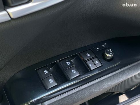 Toyota Camry 2019 белый - фото 29